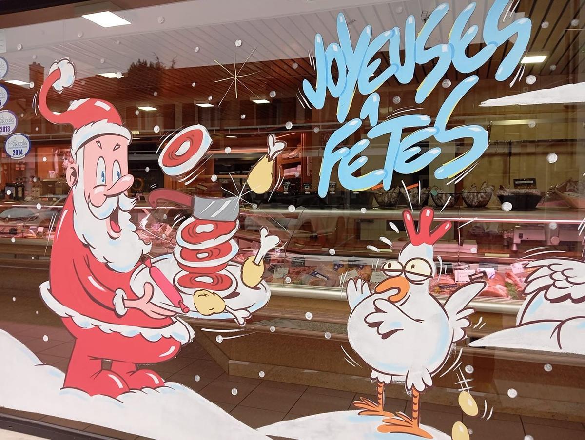 Gros plan sur le Père Noël boucher, son couperet et la poule, avec le lettrage « Joyeuses fêtes »